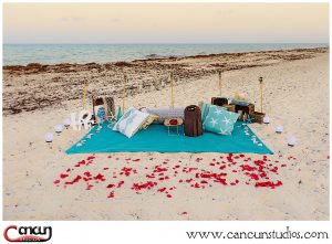 Cancun Picnic on the beach perfect for a proposal - Starfish theme